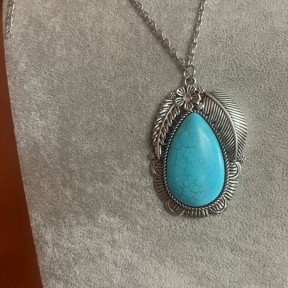 ✨ Necklace✨ - Picture 2 of 2